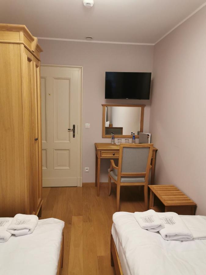 Kasztanowy Palac Swadzim Eksteriør bilde